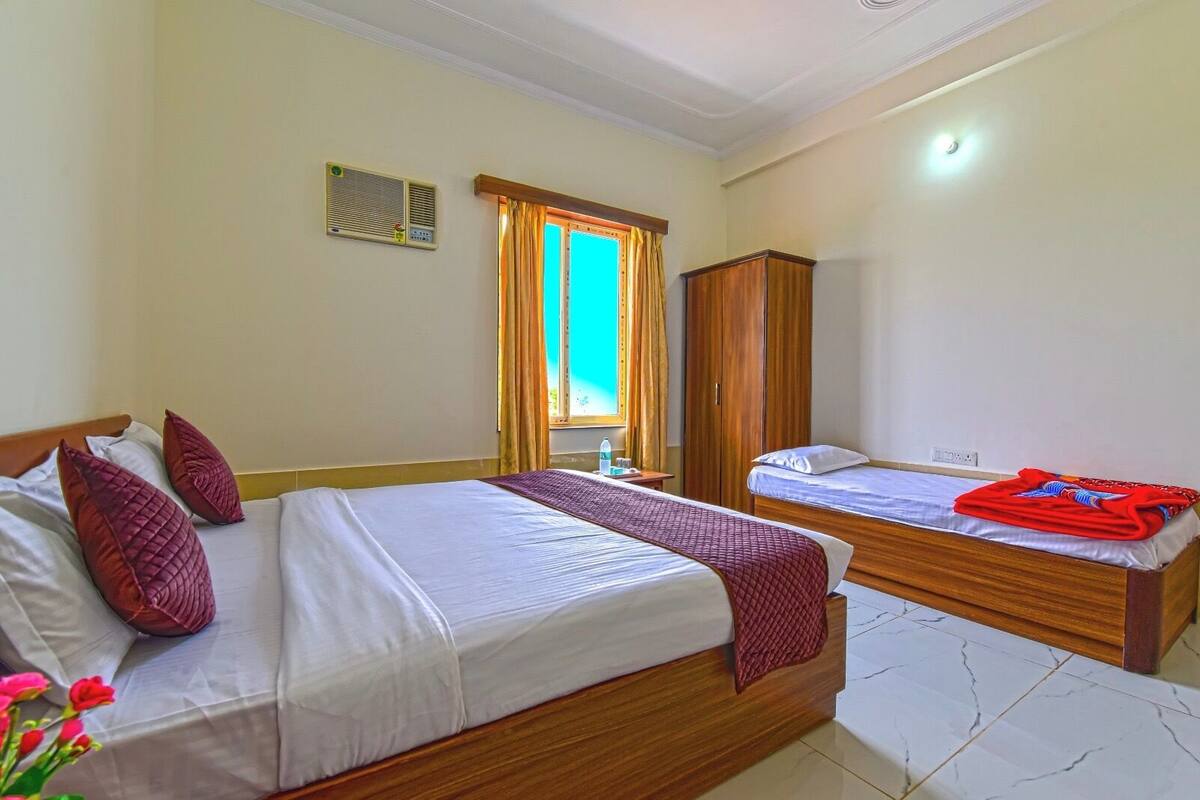 Dormitorio compartido, vista al jardín | Escritorio y wifi gratis