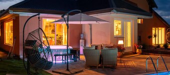 Nice home in Gola with private swimming pool, can be inside or outside