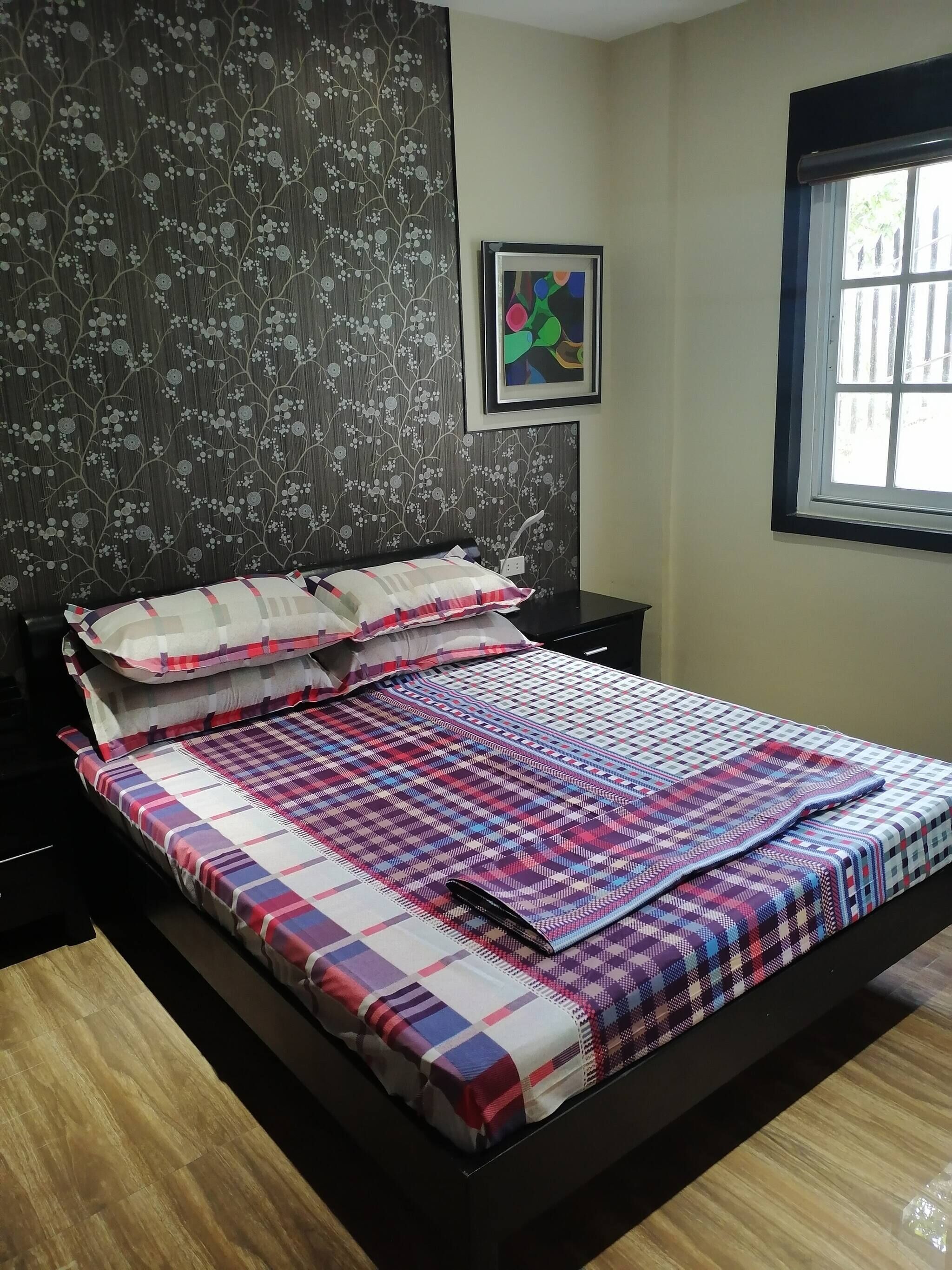 4 habitaciones, internet y ropa de cama 