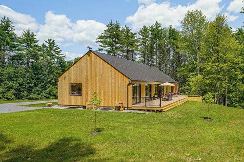 Catskills New Build w/ Private Hot Tub & Fire Pit!