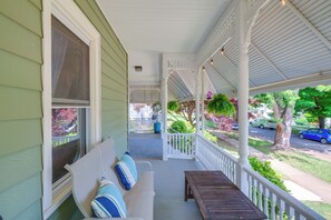 Terrace/patio - 2 Lynchburg Units: Mansfield Manor & King's Suite! (Lynchburg)
