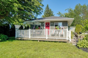 Exterior - Dual Cottage Escape Walkable to GOTL Strip (Geneva)