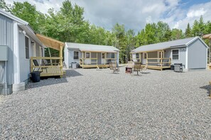 Outdoor dining - Maine Lodge Base Camp for Hiking, Riding & Fishing (Wesley)