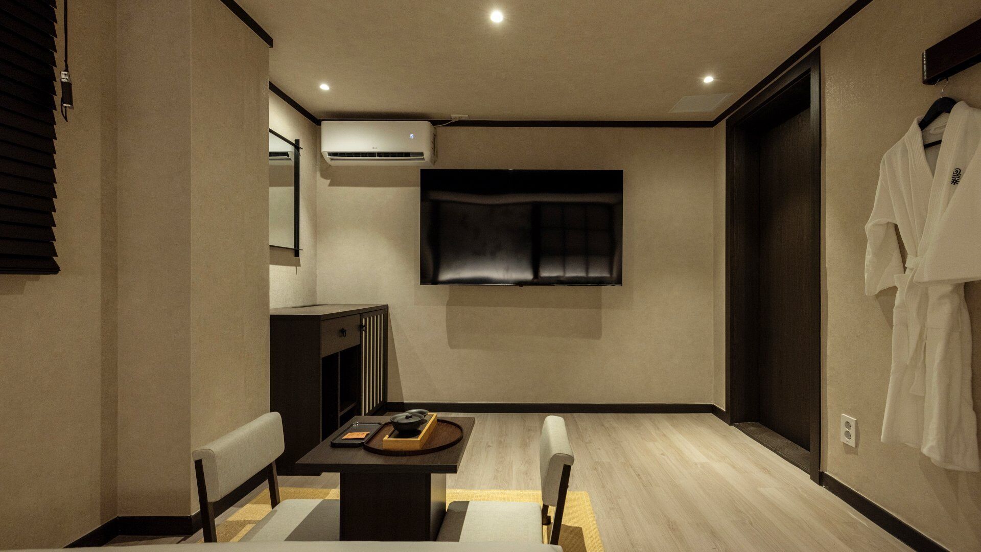 WiFi (free)