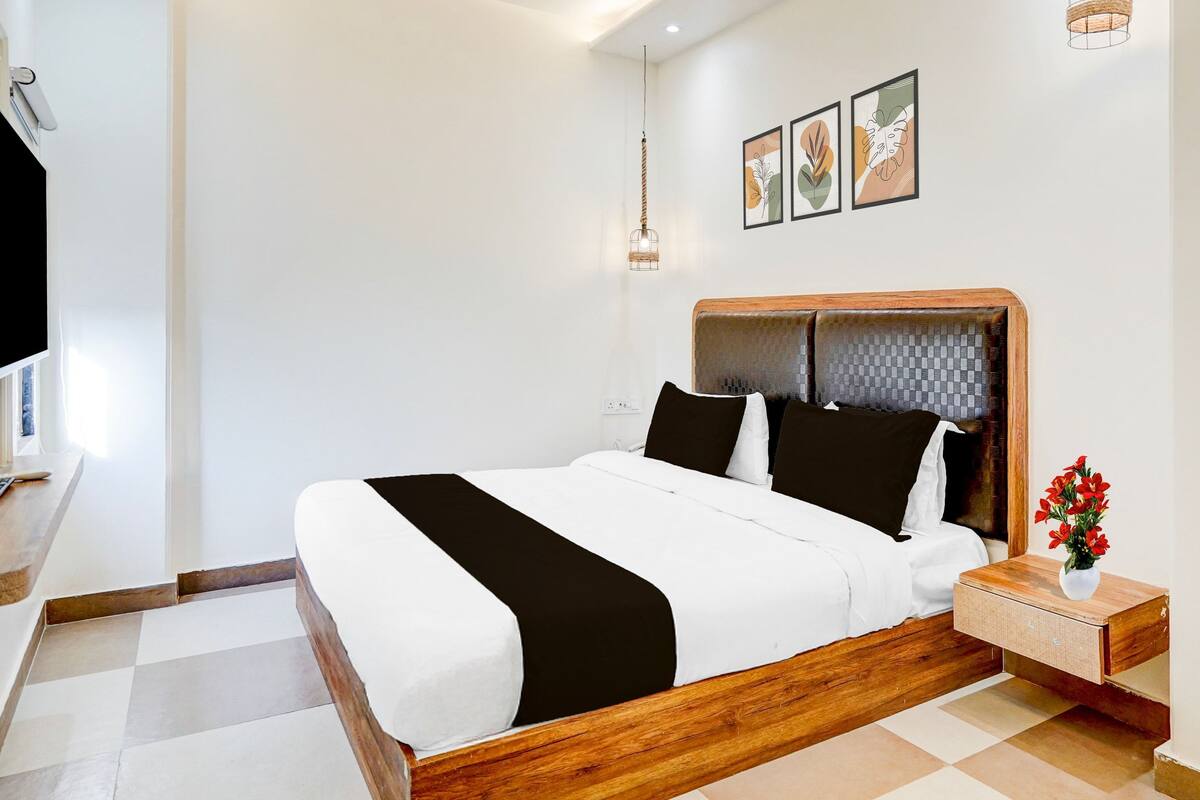 Escritorio, wifi gratis y ropa de cama 