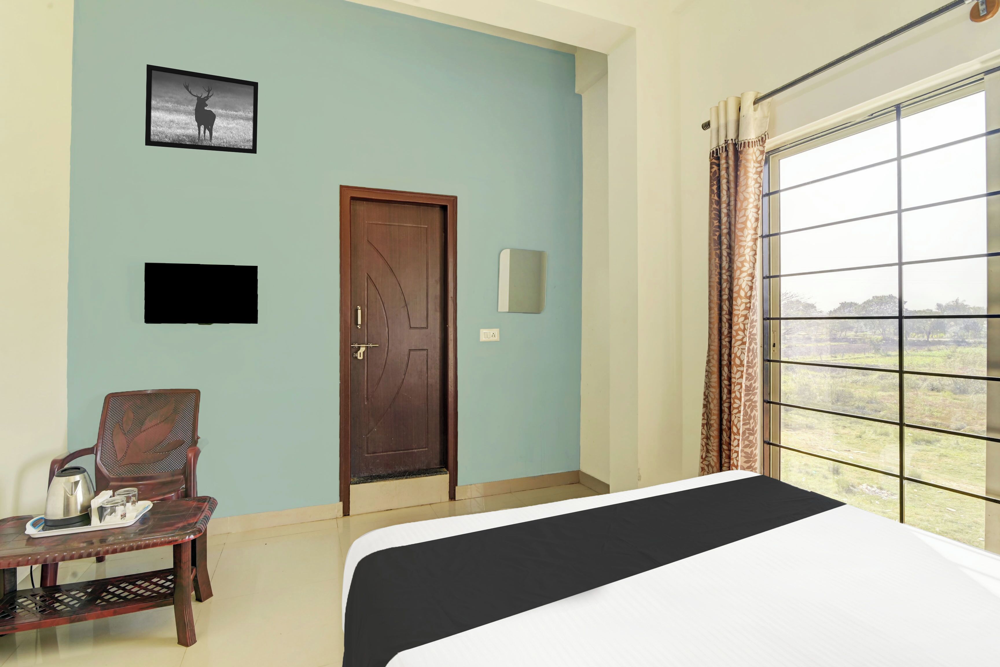 Deluxe Room | Desk, WiFi (free), bed sheets