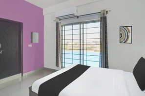 Deluxe Room - Super Collection O by OYO Nayagaon Vikas (Chikmagalur)