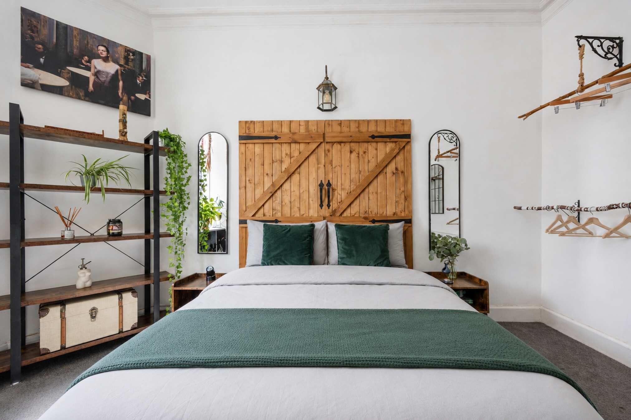 Iron/ironing board, travel cot, free WiFi, bed sheets