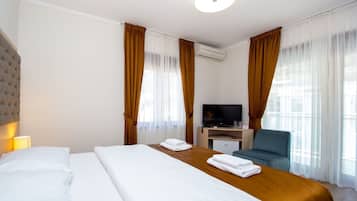1 bedroom, travel cot, free WiFi