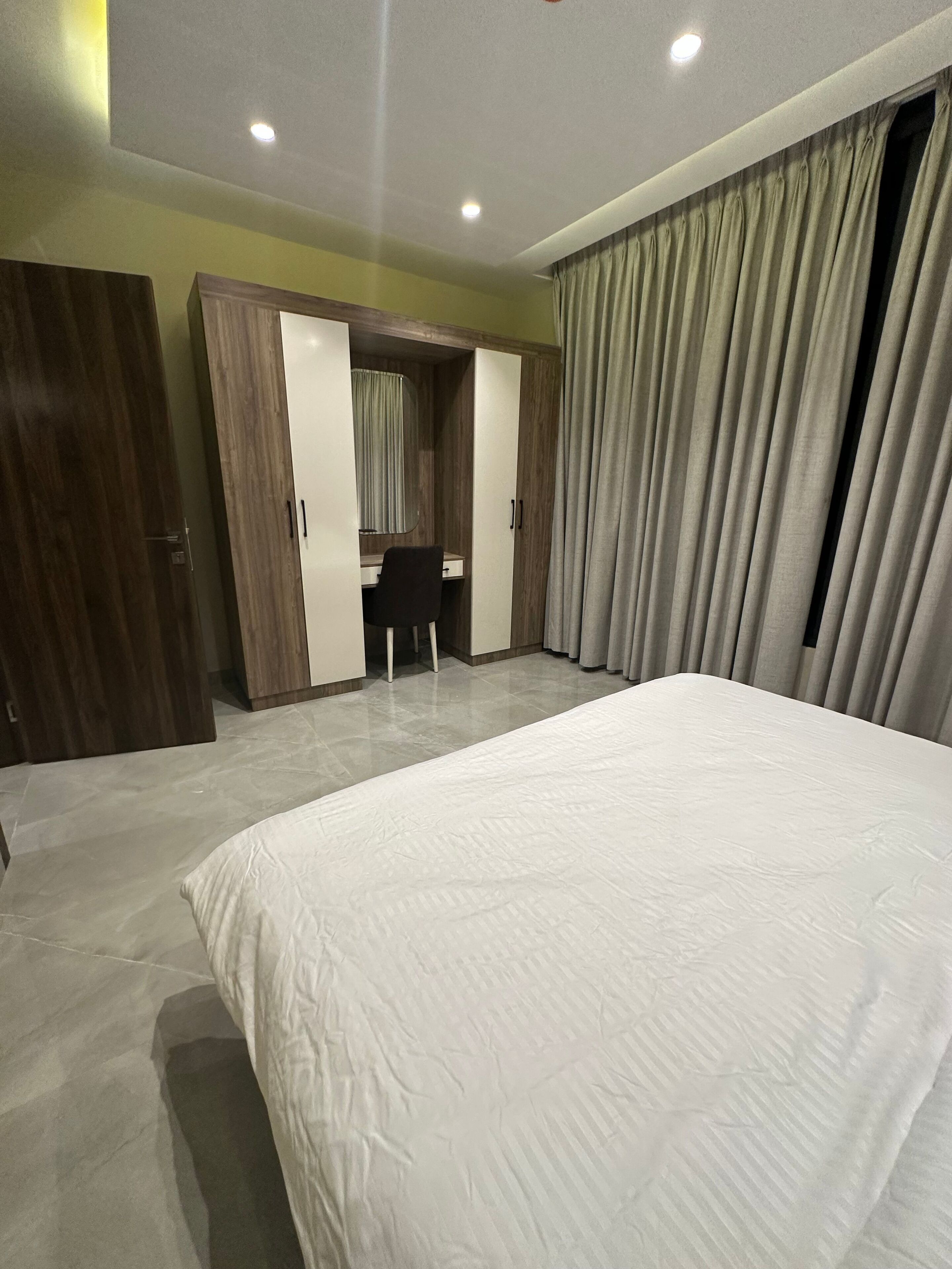 Condo, 1 Bedroom, Accessible, Smoking