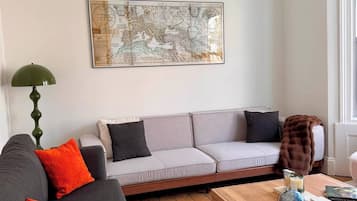 Rumah, 4 kamar tidur, patio | Ruang keluarga