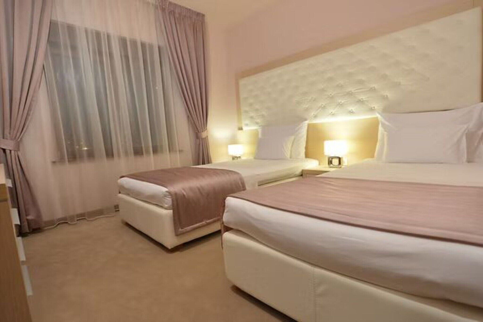 2 bedrooms, travel cot, free WiFi