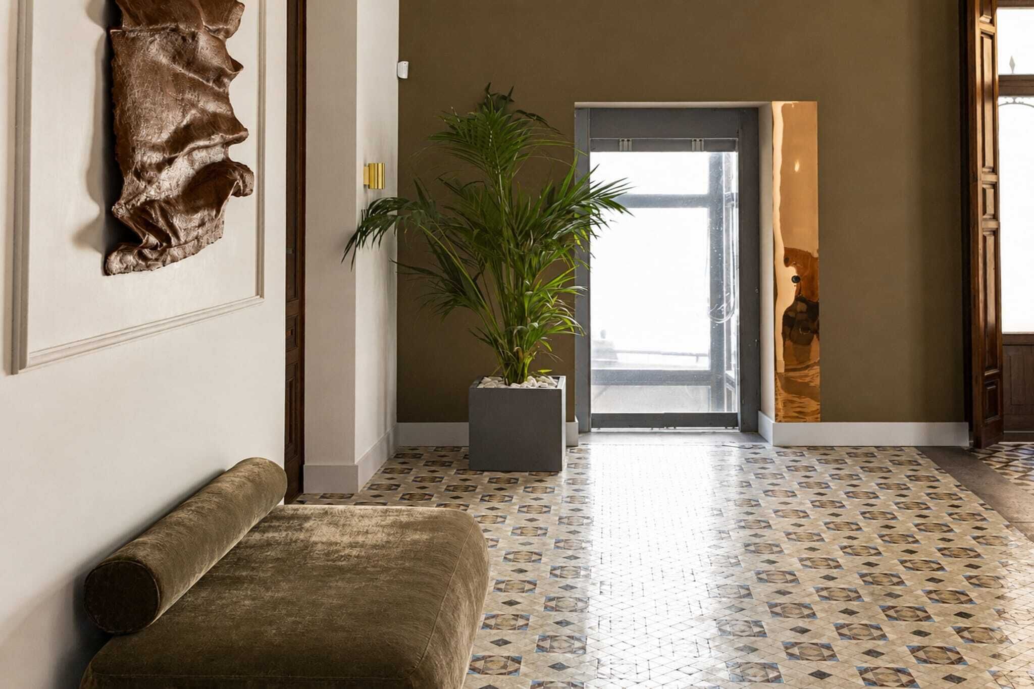Entrance / Reception