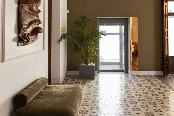 Entrance / Reception