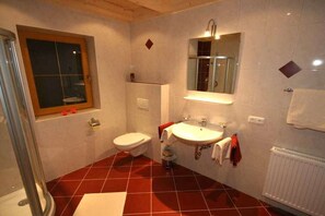 Bathroom - Holiday home with 1 bedroom (Zell am Ziller)