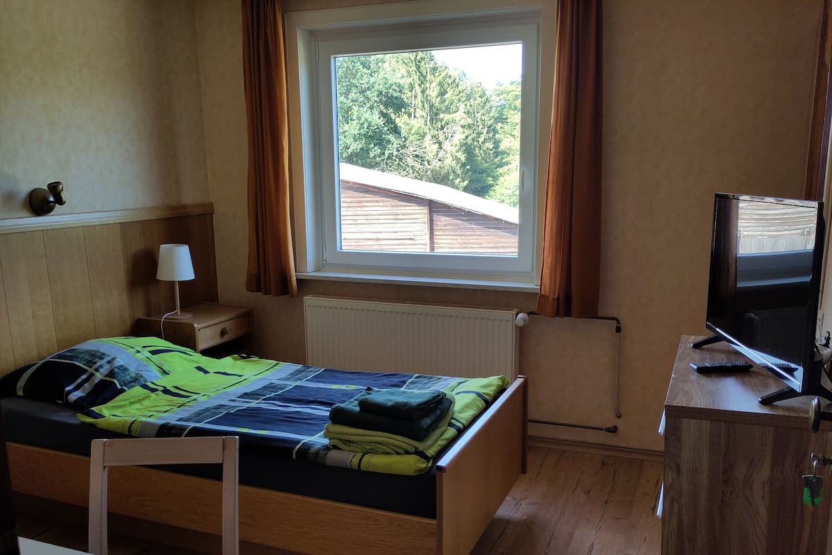 Classic Single Room, Non Smoking, Garden View | WiFi (free)