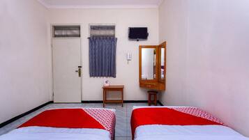 1 bedroom, desk, free WiFi, bed sheets