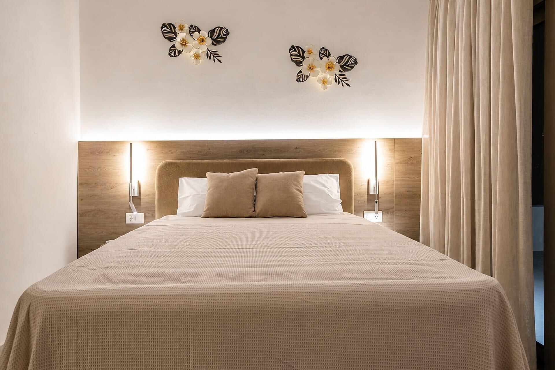 Iron/ironing board, WiFi (free), bed sheets