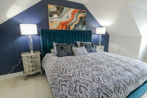 2 bedrooms, WiFi (free), individually decorated, individually furnished