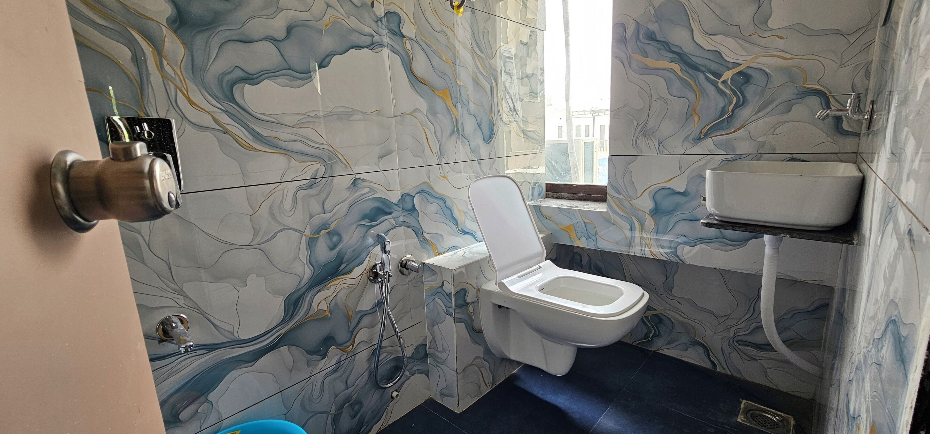 Deluxe Double Room, City View | Bathroom | Shower, free toiletries, towels, soap