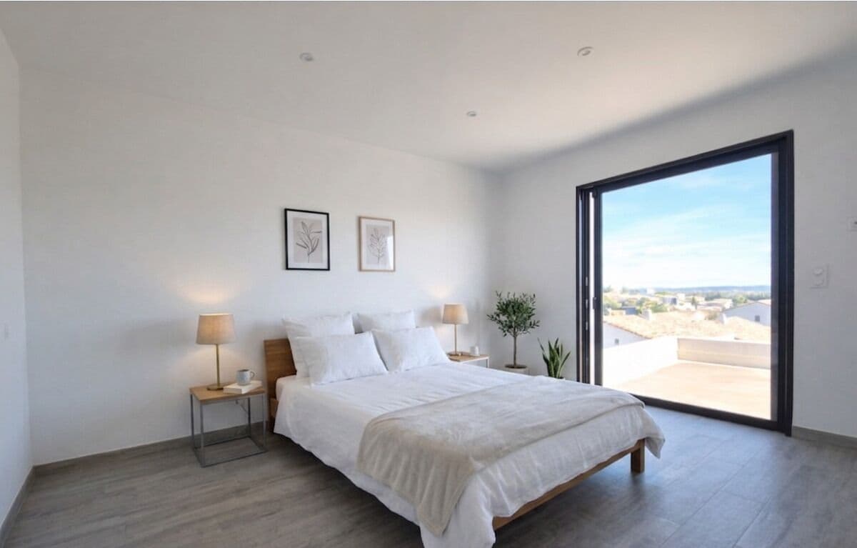 3 bedrooms, internet, bed sheets