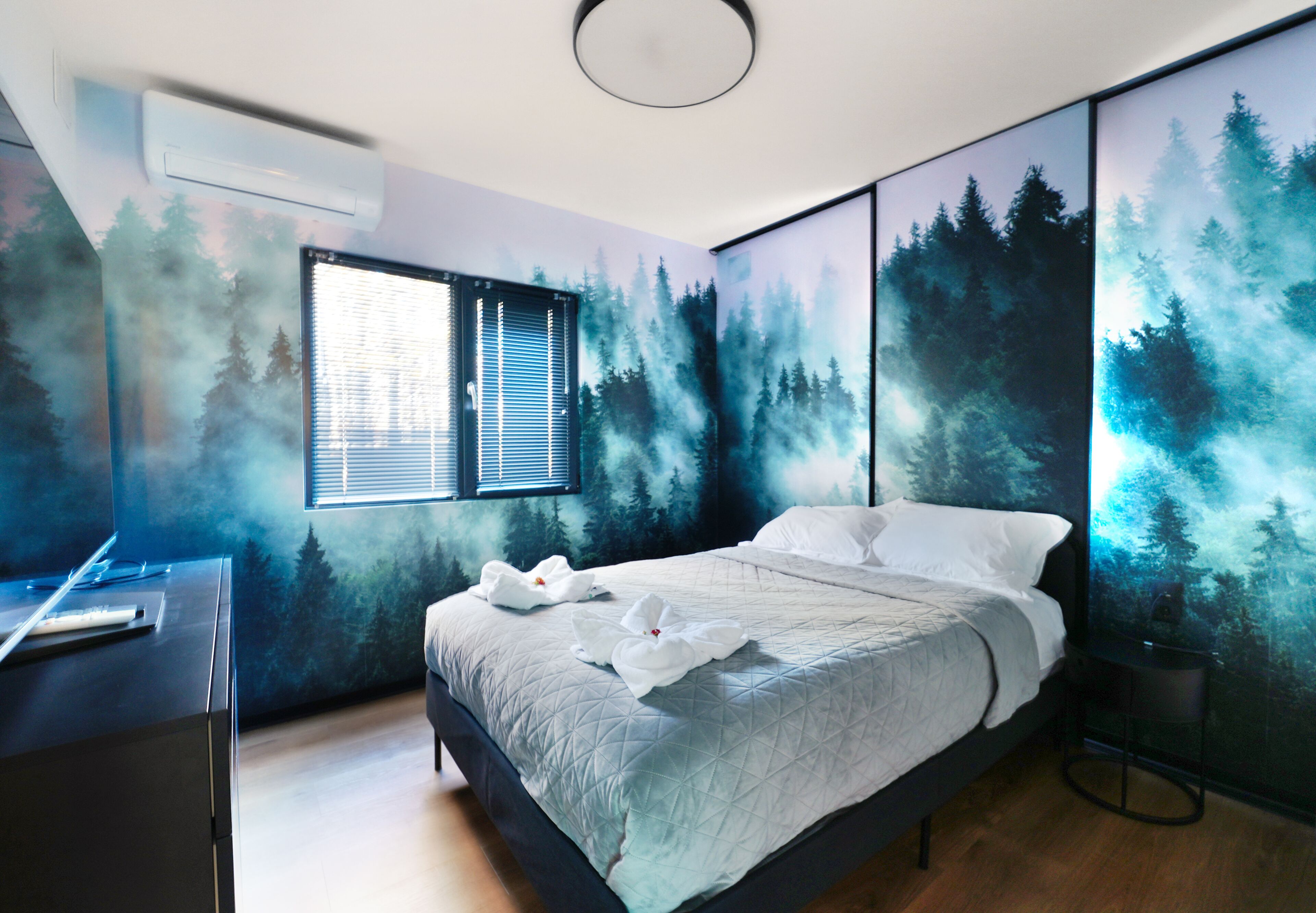 Villa 2, Lake View | Premium bedding, laptop workspace, cribs (free), WiFi (free)