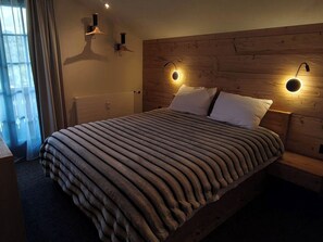 Room - Frostana 1600, (Champoussin), by Interhome (Champoussin)