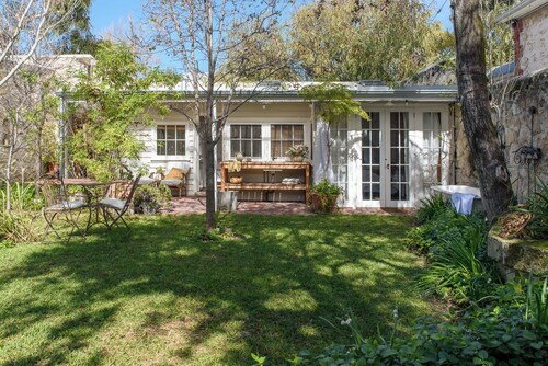 Couples retreat + Secret Garden + Outdoor bath - Rest + Recharge + Reconnect