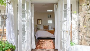 1 chambre, bureau, fer et planche à repasser, accès au Wi-Fi (inclus)
