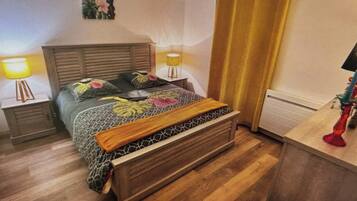 2 bedrooms, iron/ironing board, Internet