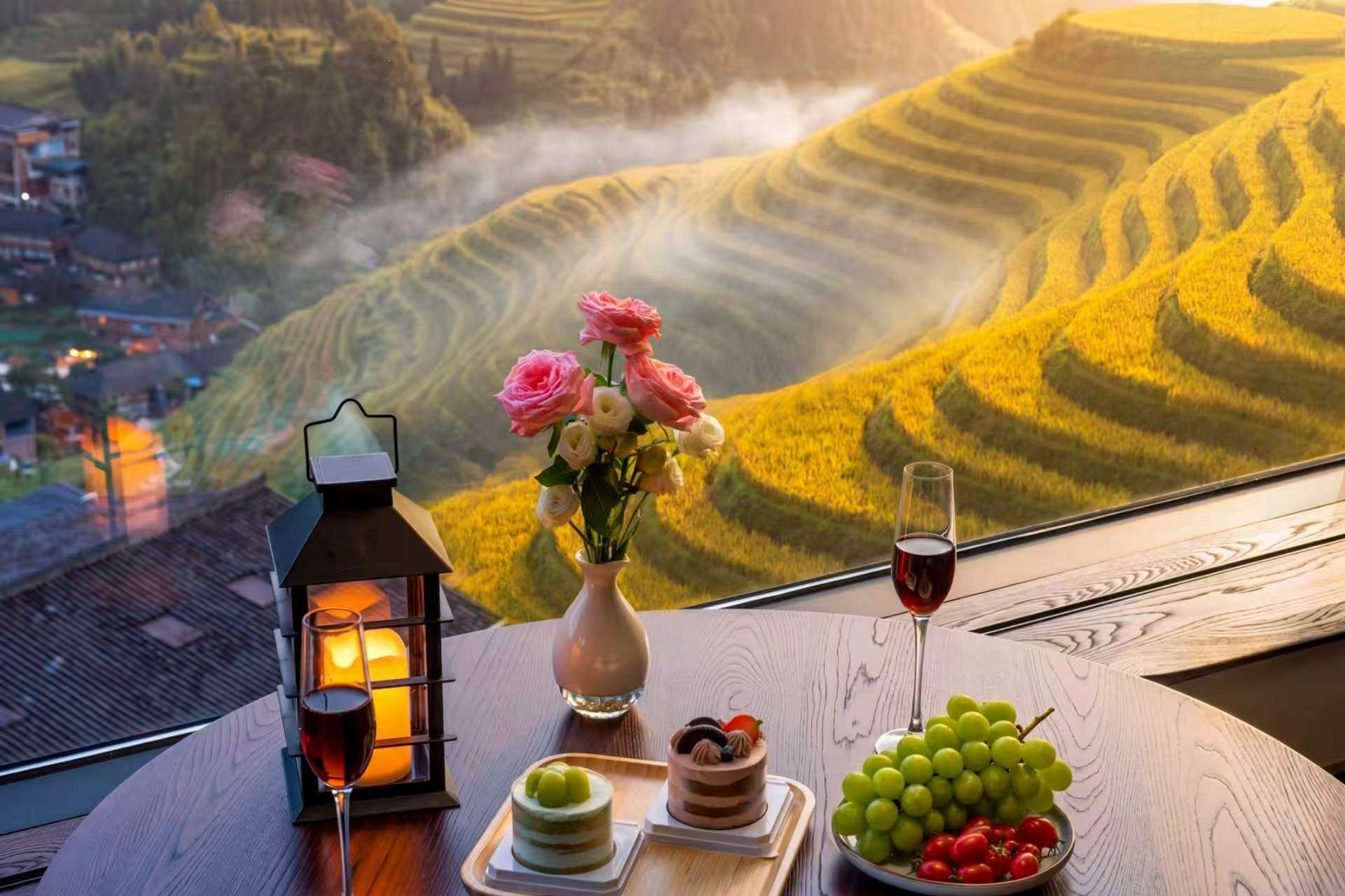 Deluxe Double Room, Hill View | Dining