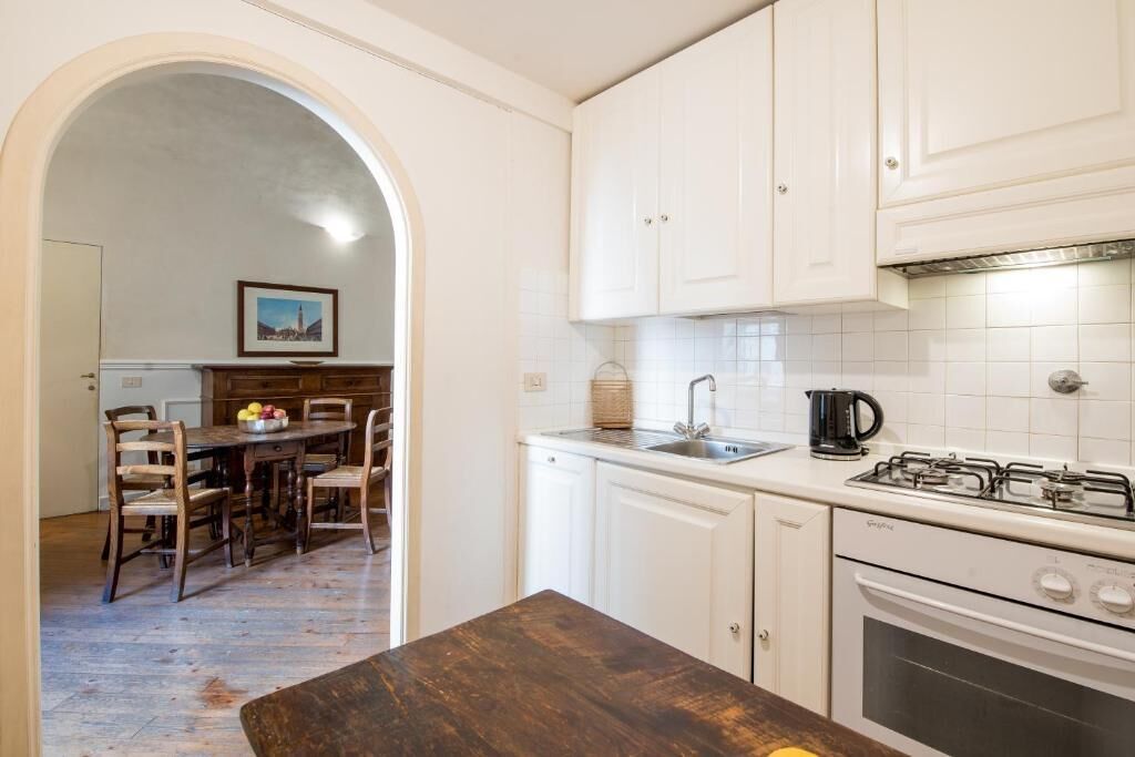Classic Apartment, City View | Private kitchen