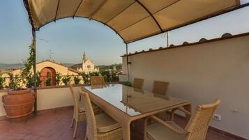 Exclusive-Apartment, Stadtblick | Terrasse/Patio