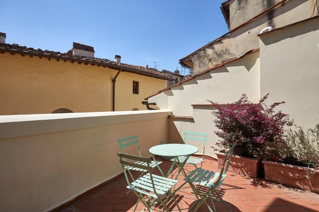Deluxe-Apartment, Balkon, Stadtblick | Speisen im Freien