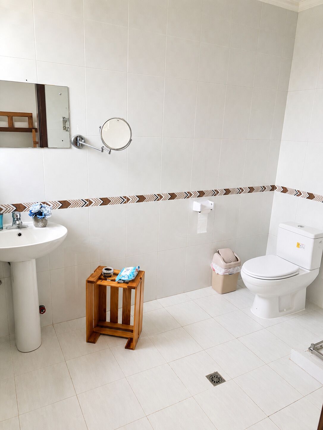 Family Quadruple Room, Garden View | Bathroom | Shower, toilet paper