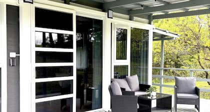 Country Coast Retreat - newly built cabin on acreage, 12 min drive to the beach