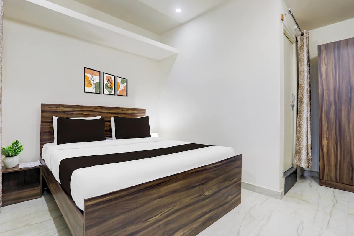 Escritorio, wifi gratis y ropa de cama