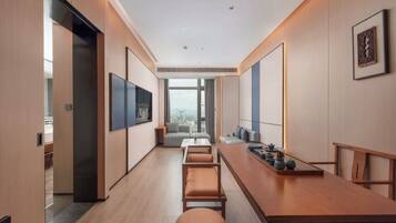 Suite de lujo, vistas a la ciudad | Interior