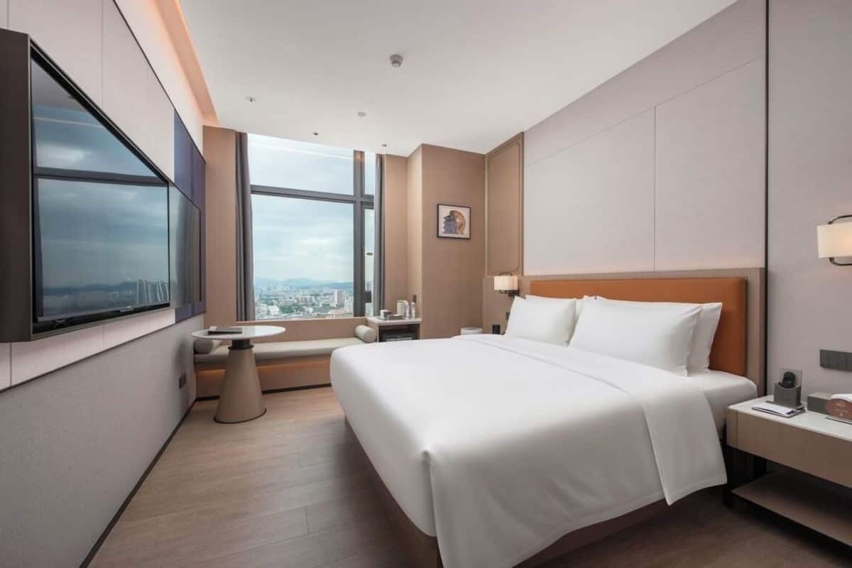 Business Room, City View | In-room safe, blackout drapes, soundproofing, WiFi (free)