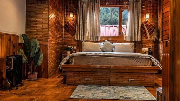 Deluxe Double Room, Balcony, Mountain View