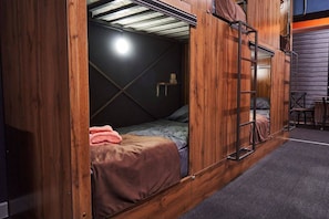 Shared Dormitory | Free WiFi - Gagarin Capsule Hotel  (Almaty)