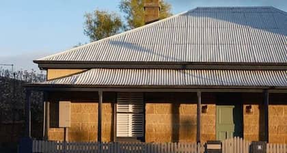 Raffah House I Oatlands circa 1840s historical stay