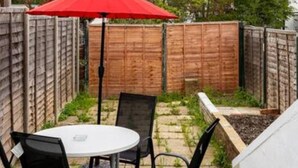Unclassified image, 2 of 19, button - Cosy London Apartment With 2 Bedrooms (London)