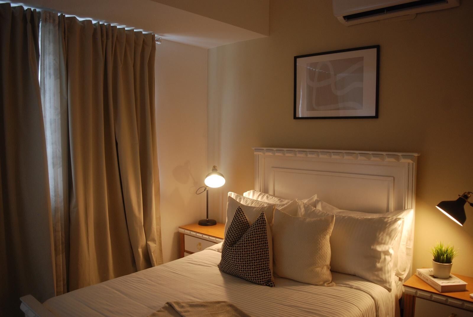 3 slaapkamers, een strijkplank/strijkijzer, wifi, beddengoed