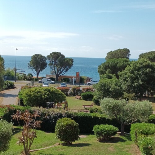 Les Issambres Beau T2 rénové vue mer clim wifi parking