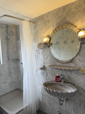 Bathroom - Vrbo Property (Grömitz - Ostsee)