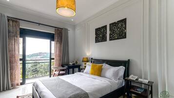 Chambre Double Deluxe, 1 grand lit, balcon, vue jardin