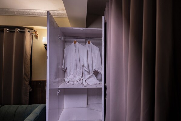 Premium Double Room, Mountain View | Interior