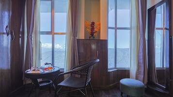 Premium Double Room, Mountain View | Interior