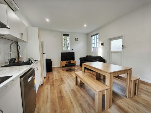 Private 1-bedroom Retreat near MONA with Kitchen, Bath, and NBN WiFi